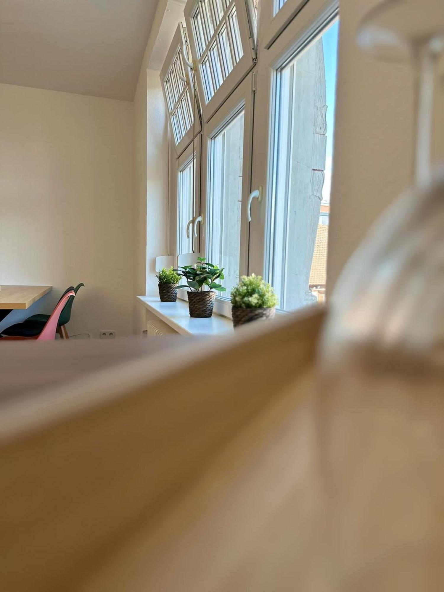 Amao-Brown I Exklusives City-Apartment I 85Qm I Privatparkplatz & Komfort I King-Size Bed Lahr  Luaran gambar