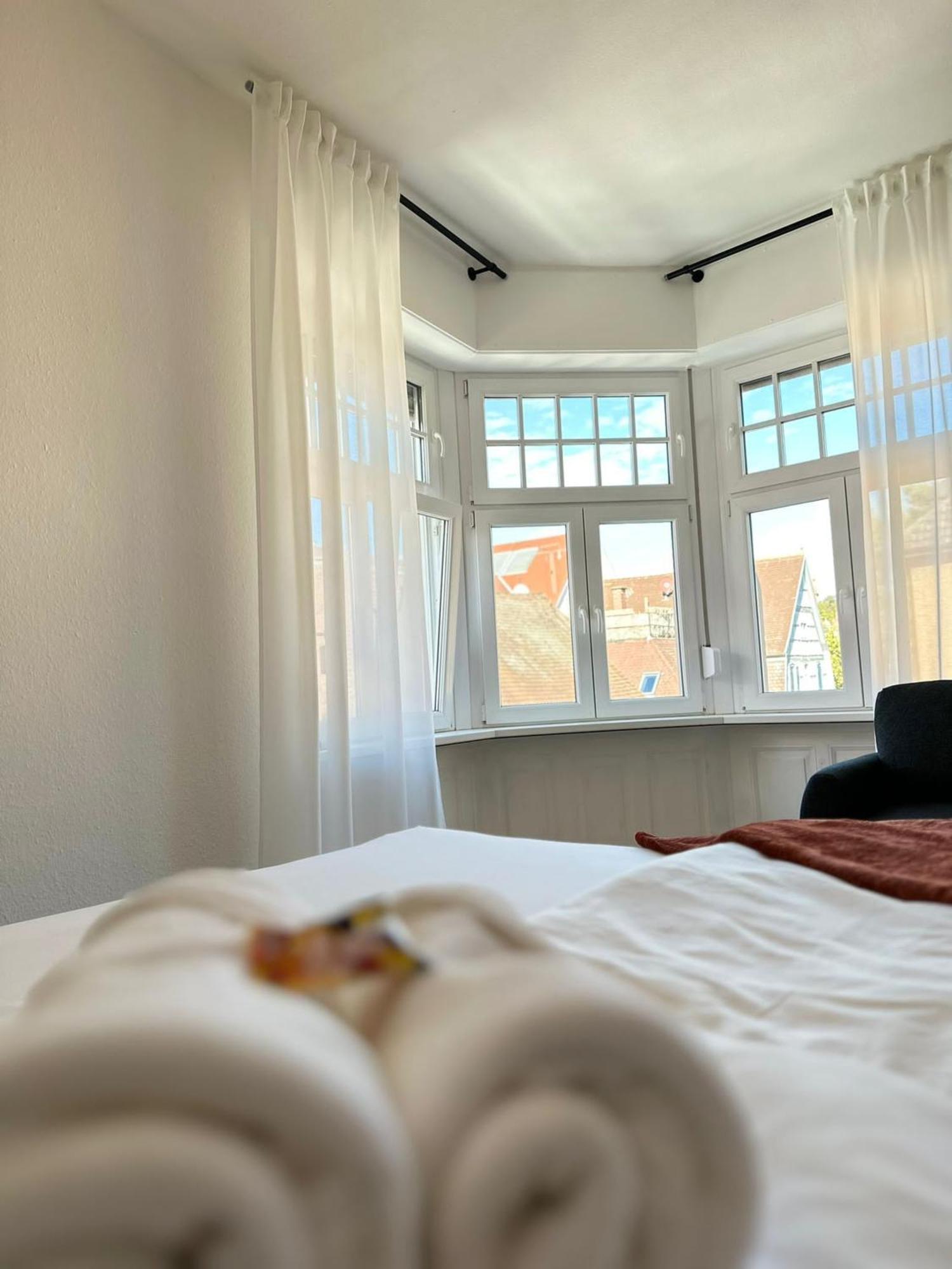 Amao-Brown I Exklusives City-Apartment I 85Qm I Privatparkplatz & Komfort I King-Size Bed Lahr  Luaran gambar